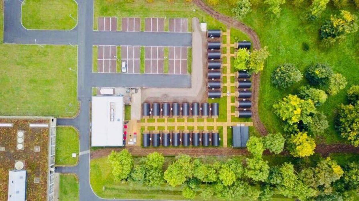 Ooty | Lille Olympique Sporting Club Métropole - Training center por Black Oak Company group|( Ooty. )( Timberman )( Growing ) Moderno