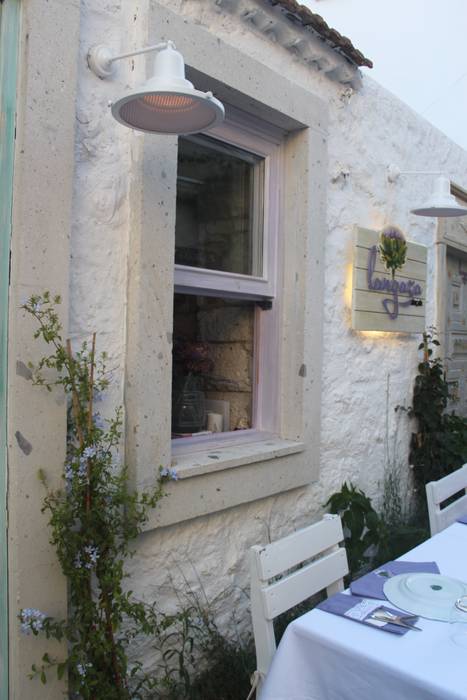 Alaçatı Langaza Restaurant, Bej Mimarlık Bej Mimarlık Wooden windows