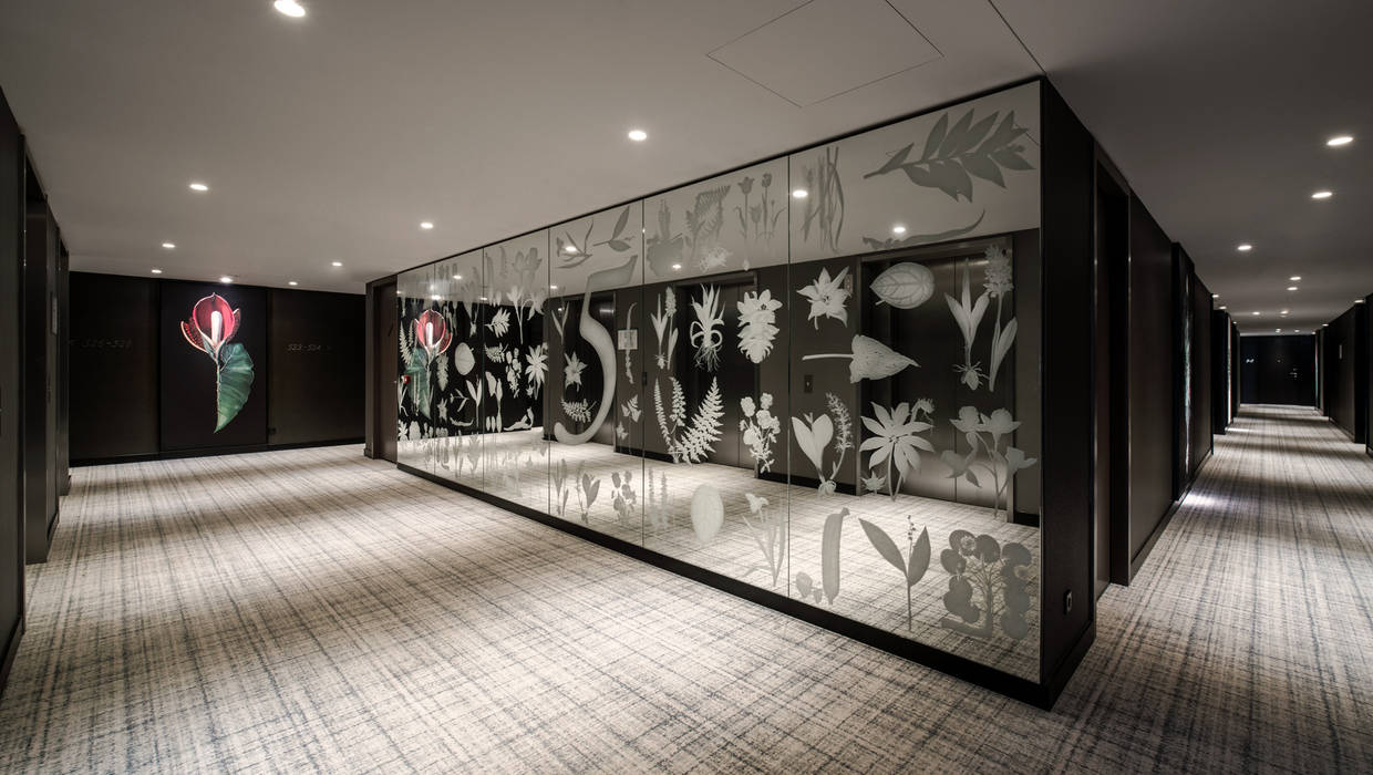 Lift Landing Hyatt Regency Amsterdam - Mirror artwork and carpet by Rive Roshan Rive Roshan مساحات تجارية فنادق