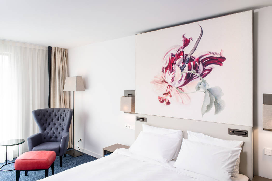 Head board in guest rooms Hyatt Regency Amsterdam - Artwork by Rive Roshan Rive Roshan Commercial spaces bedroom,guest room,hospitality,hotel,art,head board,Hotels