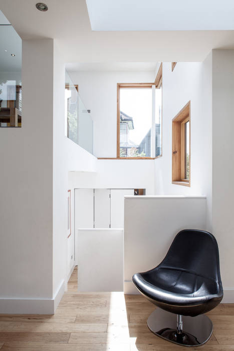 Honor Oak, Red Squirrel Architects Ltd Red Squirrel Architects Ltd Modern corridor, hallway & stairs