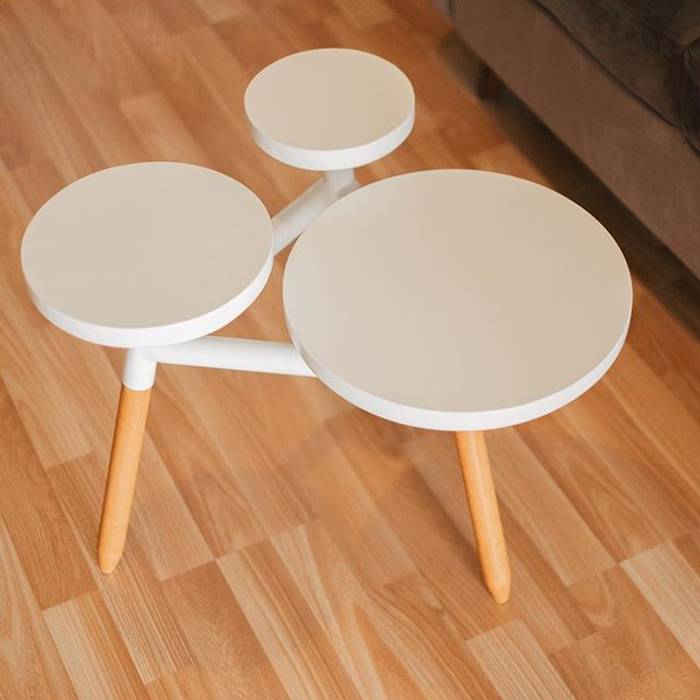 Meja Ruang Tamu FIANO INTERIOR Ruang Keluarga Minimalis Side tables & trays