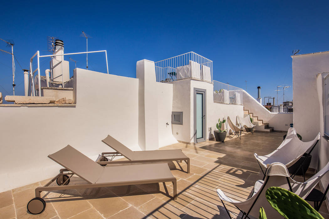 PALAZZINA OTTOCENTESCA (OSTUNI - BR), Gian Paolo Guerra Design Gian Paolo Guerra Design Balcone, Veranda & Terrazza in stile mediterraneo