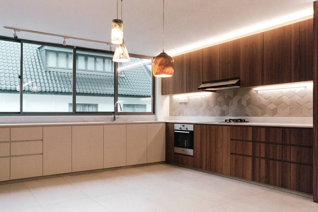 Terrace House at Greenridge Crescent, Quen Architects Quen Architects Built-in kitchens