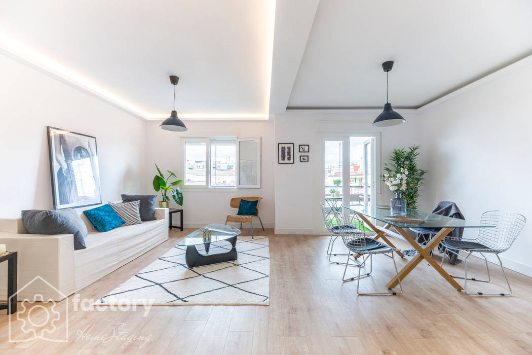 FACTORY HOME STAGING CALLE PEÑUELAS, FACTORY HOME STAGING FACTORY HOME STAGING Minimalistische Wohnzimmer