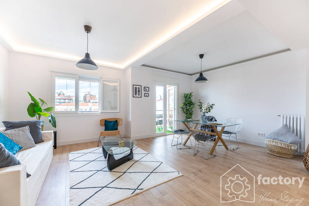 FACTORY HOME STAGING CALLE PEÑUELAS, FACTORY HOME STAGING FACTORY HOME STAGING Minimalistische Wohnzimmer