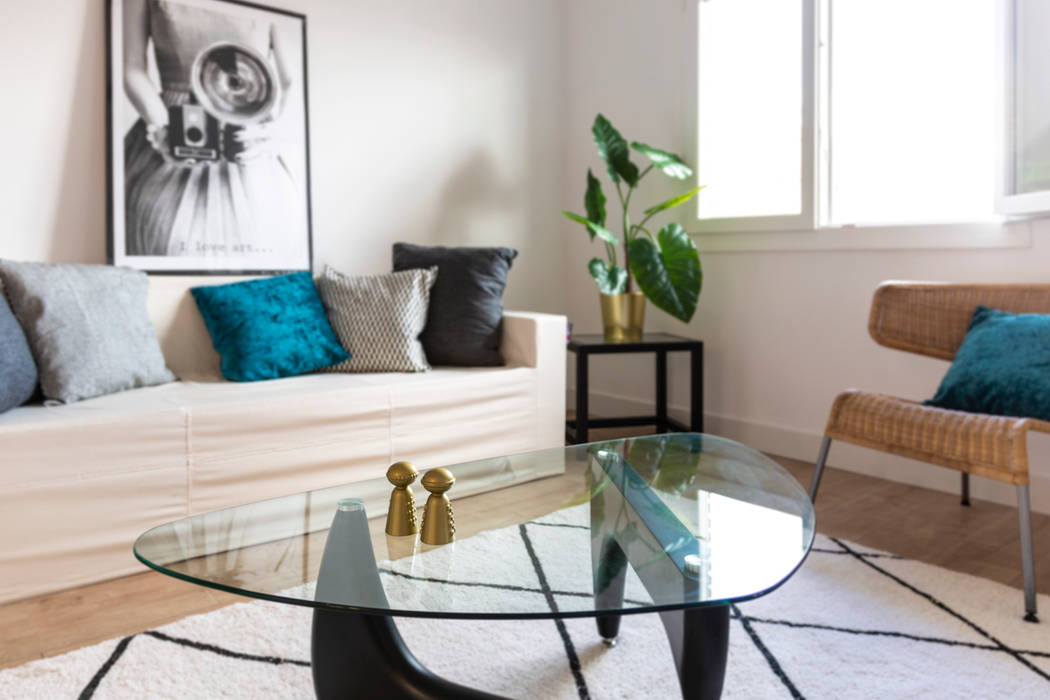 FACTORY HOME STAGING CALLE PEÑUELAS, FACTORY HOME STAGING FACTORY HOME STAGING Minimalistische Wohnzimmer