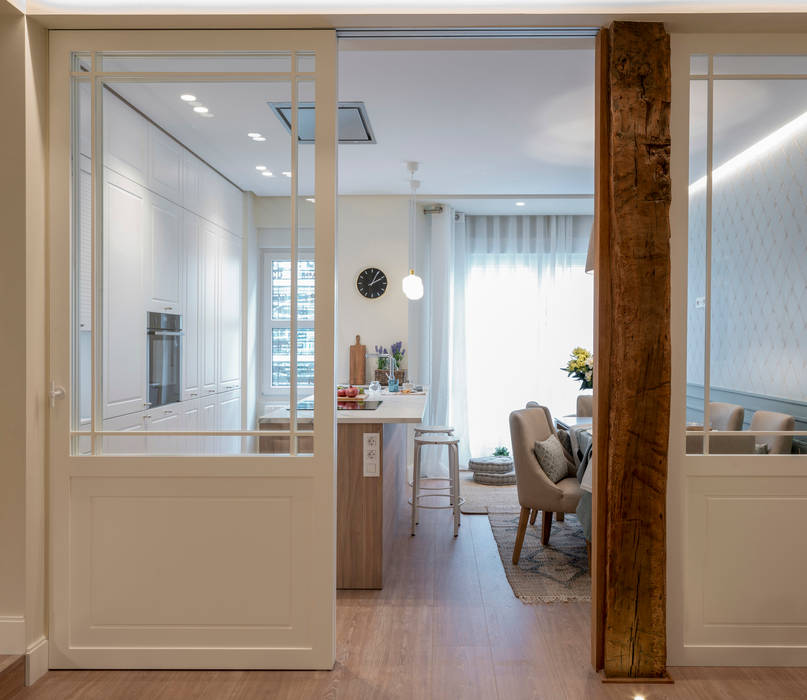 Reforma integral de vivienda en Bilbao centro, Sube Interiorismo Sube Interiorismo أبواب منزلقة زجاج