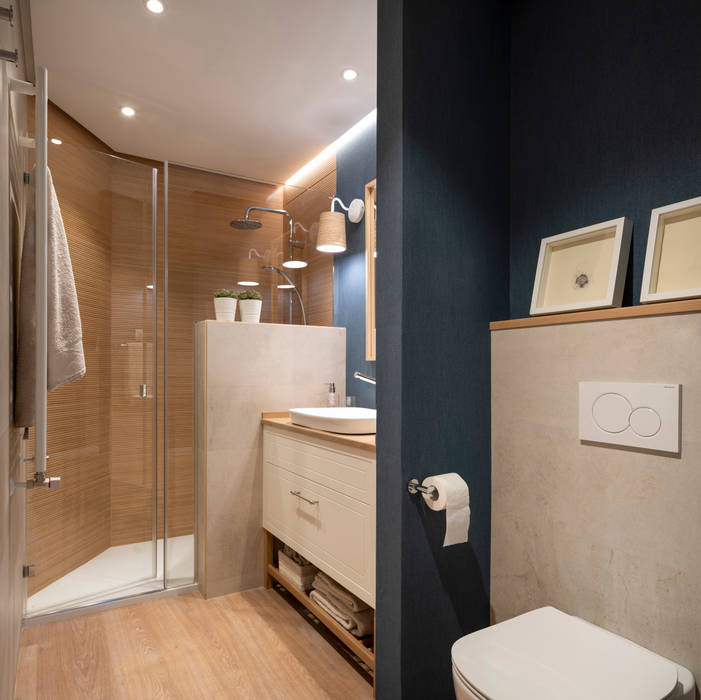 Dormitorio infantil y cuarto de baño azul en reforma integral de ... Dormitorio infantil y cuarto de baño azul en reforma integral de ...