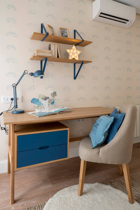 Dormitorio infantil y cuarto de baño azul en reforma integral de ... Dormitorio infantil y cuarto de baño azul en reforma integral de ...