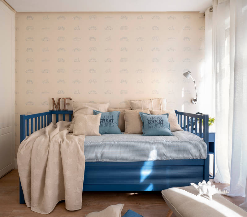 Dormitorio infantil y cuarto de baño azul en reforma integral de vivienda en Bilbao centro, Sube Interiorismo Sube Interiorismo 男の子部屋