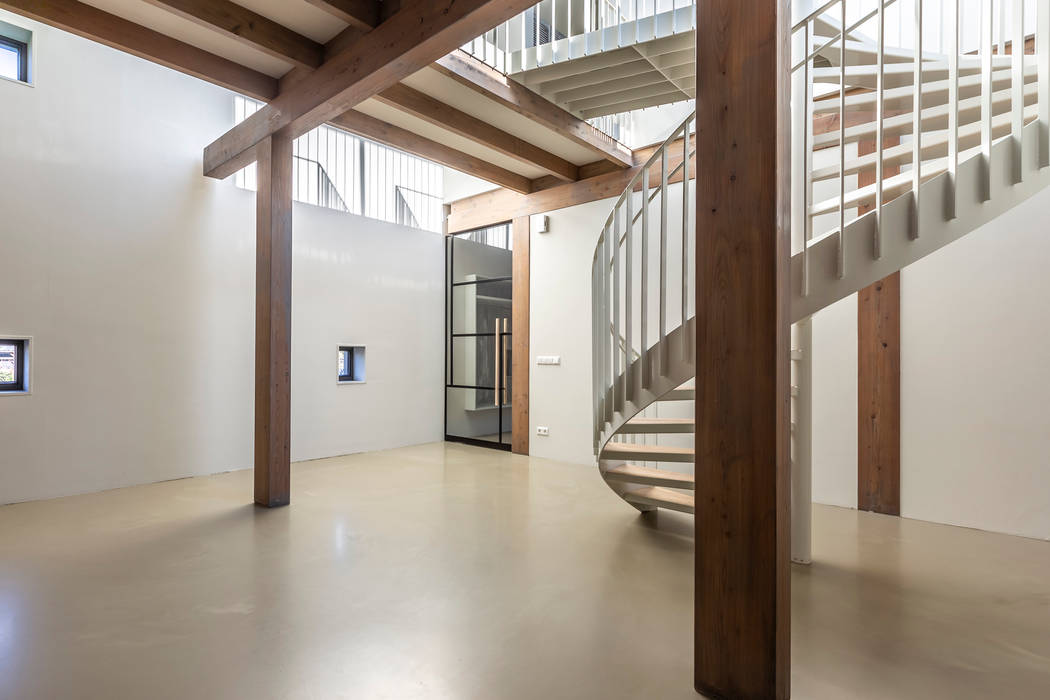 Longhouse, Boon architecten Boon architecten Moderne gangen, hallen & trappenhuizen Massief hout Bont