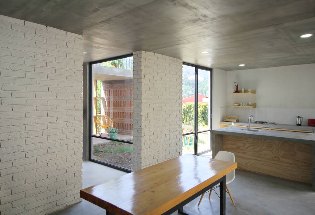 Casa Santa Rita, Apaloosa Estudio de Arquitectura y Diseño Apaloosa Estudio de Arquitectura y Diseño Comedores de estilo minimalista Madera Acabado en madera