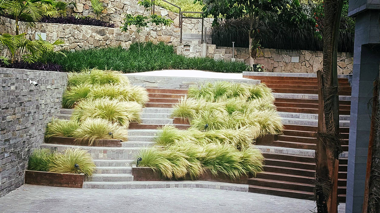 Un jardín donde el cliente se pueda sentir en un oasis particular., Marcia Lenz Paisajismo Marcia Lenz Paisajismo Escaleras