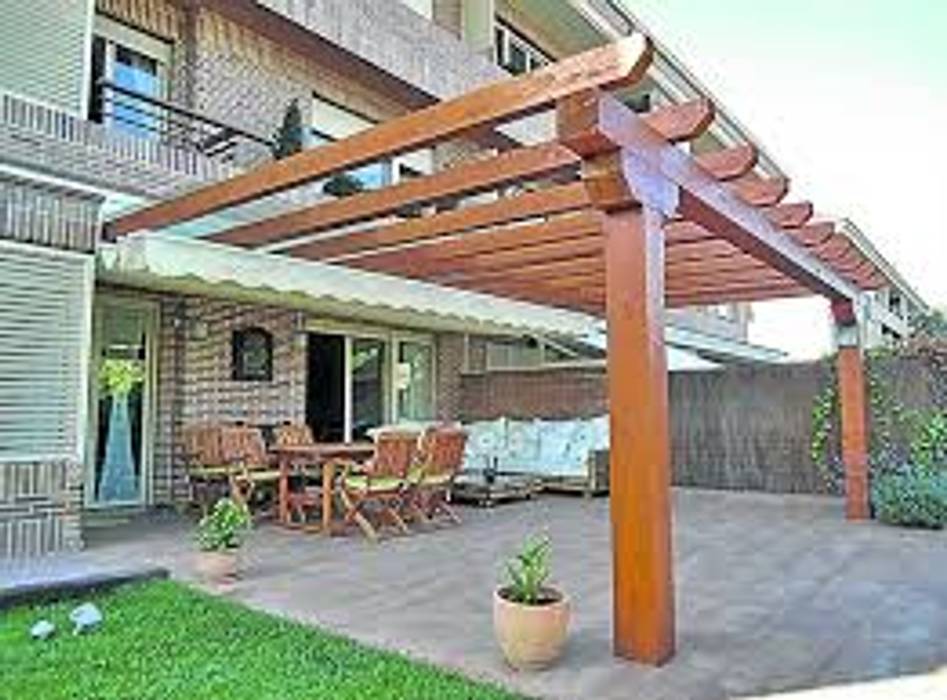 PERGOLAS EN MADERA, Diseños y altillos SAS Diseños y altillos SAS Balcones y terrazas de estilo moderno Mobiliario