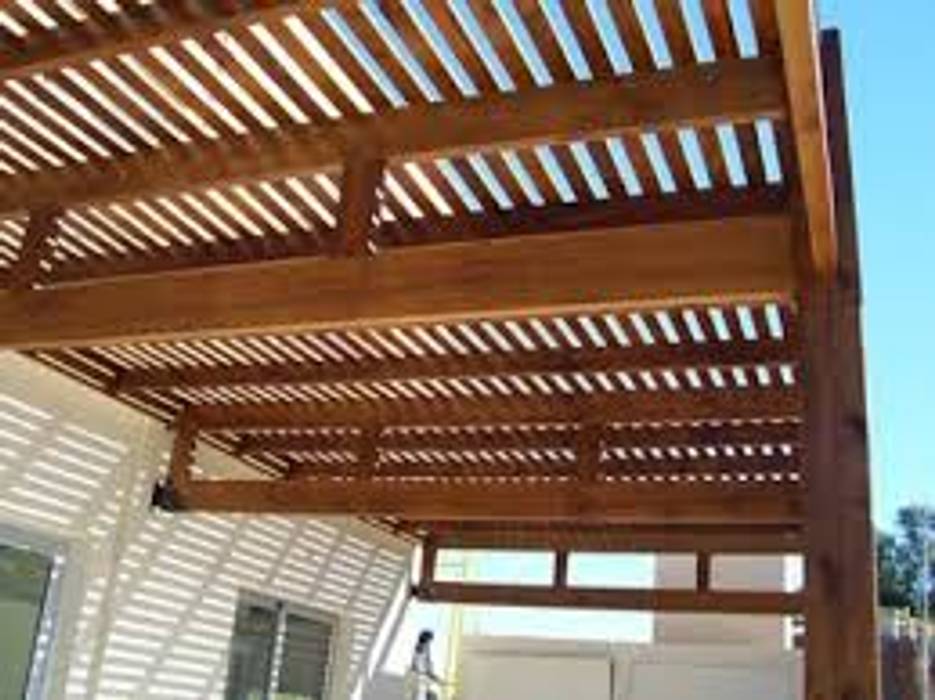 PERGOLAS EN MADERA, Diseños y altillos SAS Diseños y altillos SAS Balcones y terrazas de estilo moderno Mobiliario