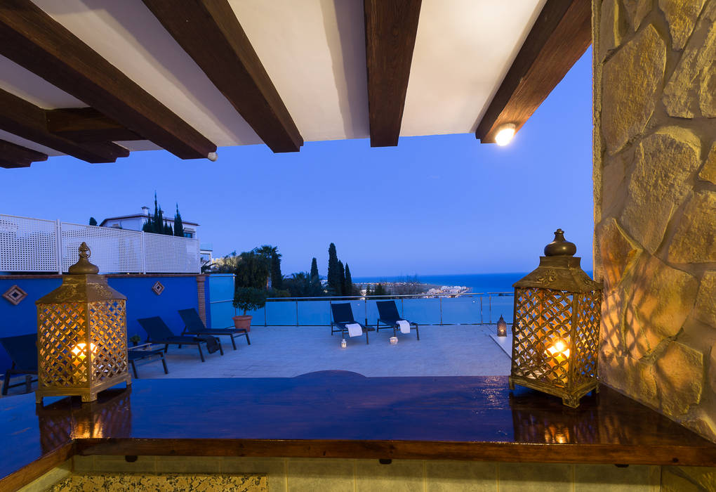 Terraza Home & Haus | Home Staging & Fotografía Balcones y terrazas de estilo mediterráneo