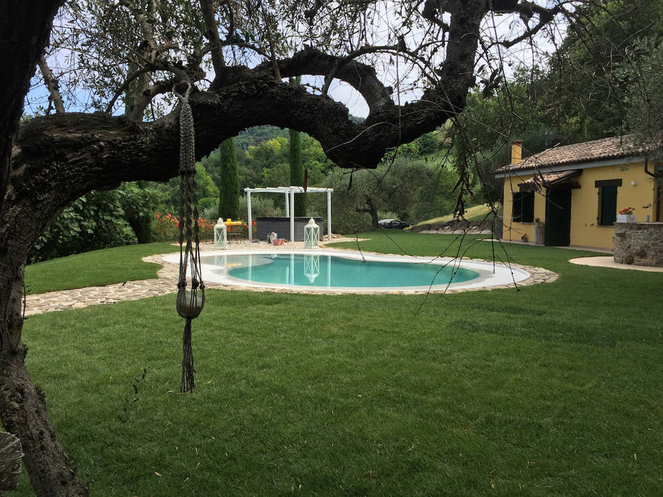 Piscina, rivestimento in microcemento, RIMPER SAS di Galli Adriano e C. RIMPER SAS di Galli Adriano e C. Piscine classique Béton