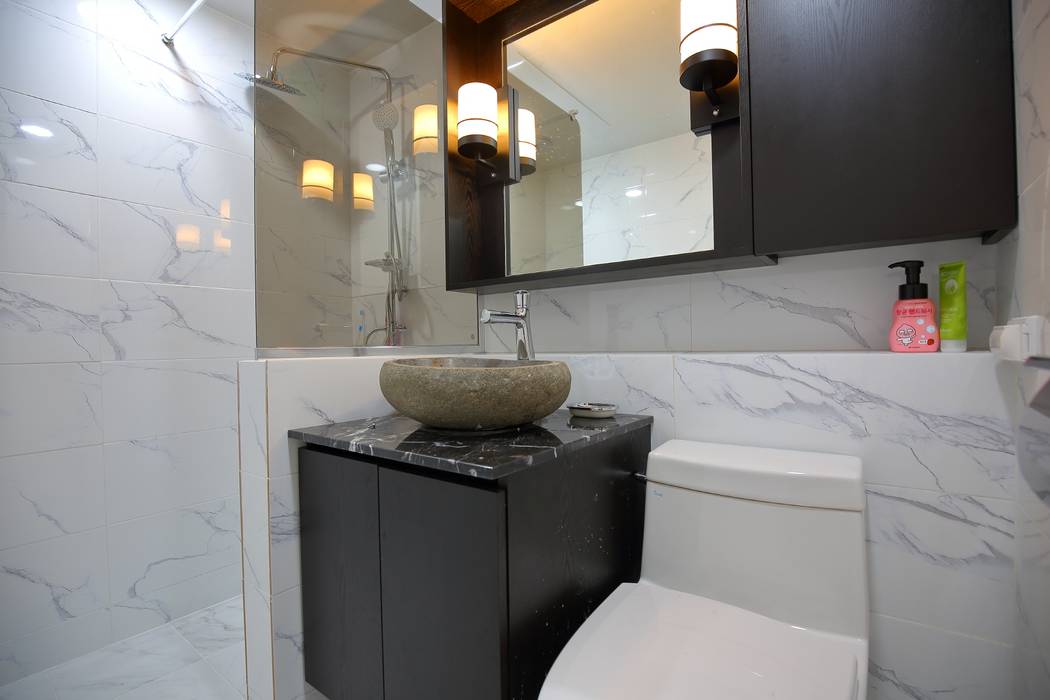 interior by INARK 서울 레이크팰리스 아파트 올리모델링 인아크 건축 설계 인테리어 디자인, inark [인아크 건축 설계 디자인] inark [인아크 건축 설계 디자인] Minimalist style bathroom
