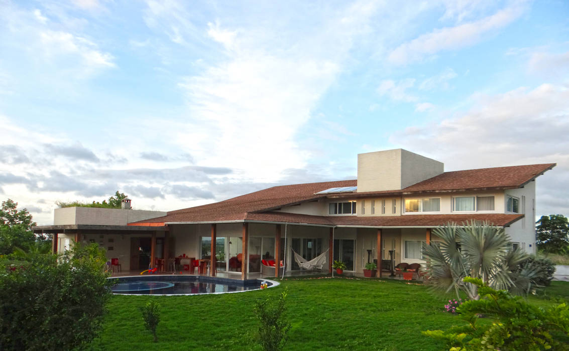 Casa de Campo, Arquitetura Sônia Beltrão & associados Arquitetura Sônia Beltrão & associados منزل ريفي خشب Wood effect