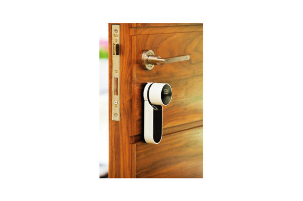 Fechadura Digital ENTR Smart Lock solution, ASSA ABLOY Portugal ASSA ABLOY Portugal Portas Lidar com,Porta,Utensílios de mesa,Copos,Retângulo,Madeira,Maçaneta,Mancha de madeira,Verniz,Hardware doméstico