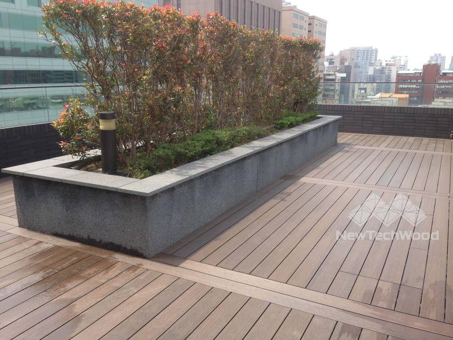 台北市1F及RF公設木地板(RF), 新綠境實業有限公司 新綠境實業有限公司 Roof terrace Wood-Plastic Composite