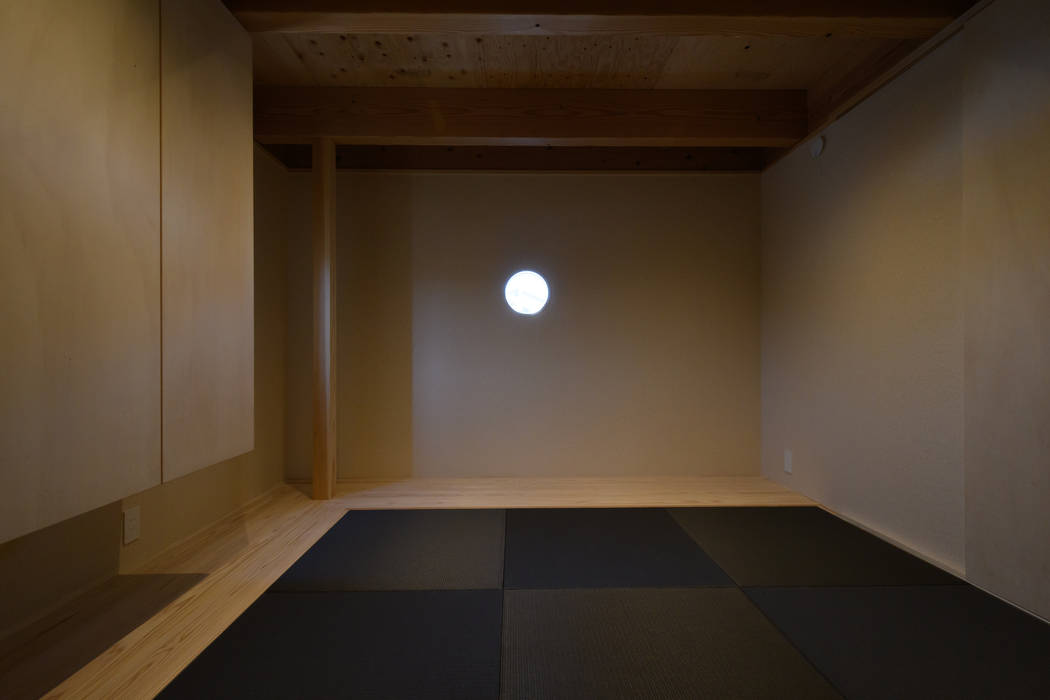 男の隠れ家 風景のある家 Llc 和のアイテム 木 黒色 Homify