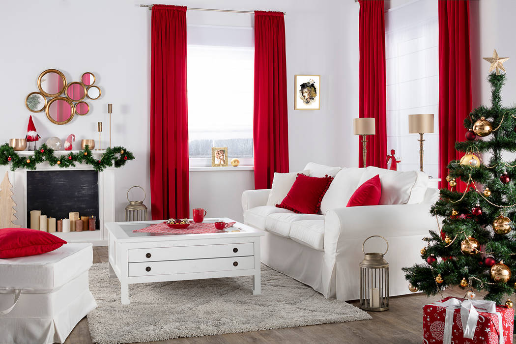 Dekoria wohnzimmer in weiß und rot weihnachten, samtige stoffe, beistelltisch ikea sofa