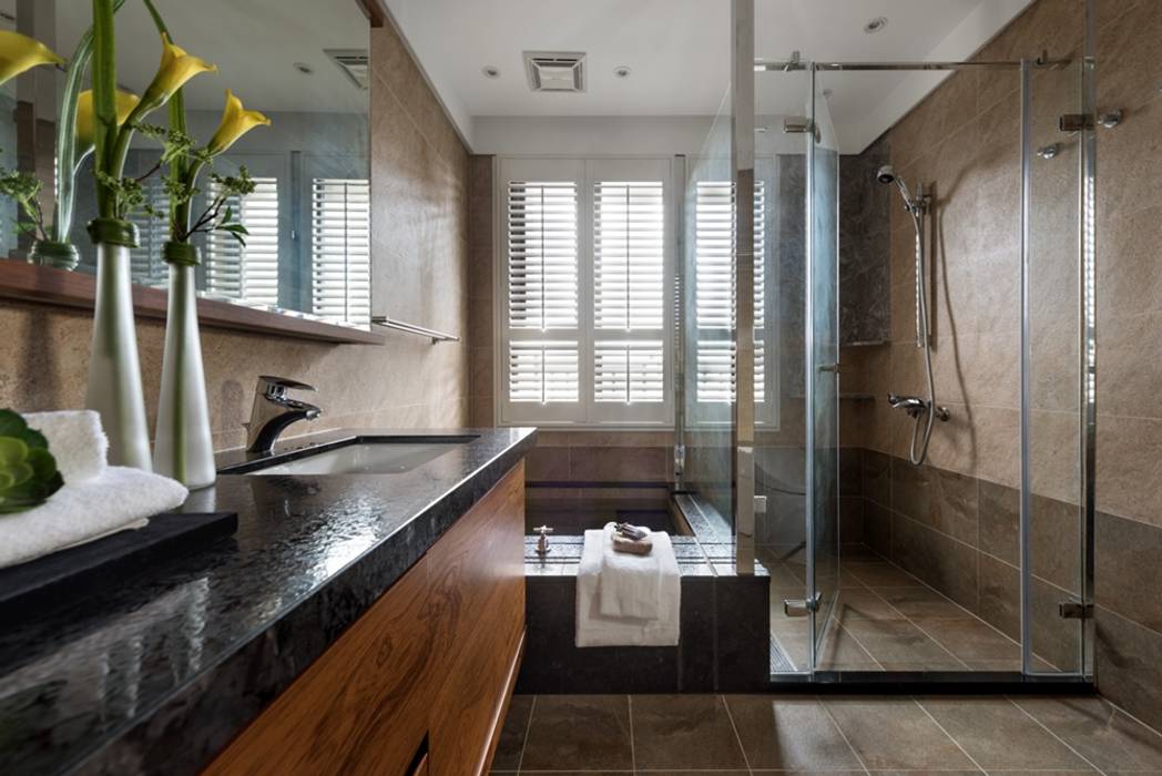 衛浴乾溼分離，淋浴與泡澡也分開 宸域空間設計有限公司 浴室
