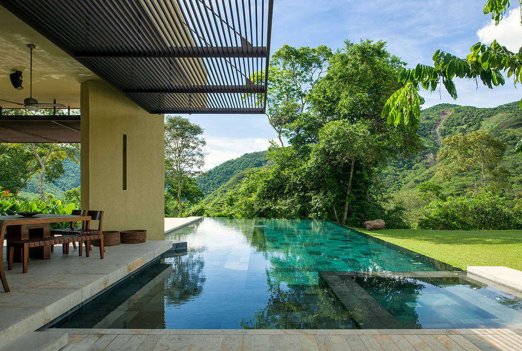 CASA MESA DE YEGUAS U-51, NOAH Proyectos SAS NOAH Proyectos SAS Infinity pool Concrete