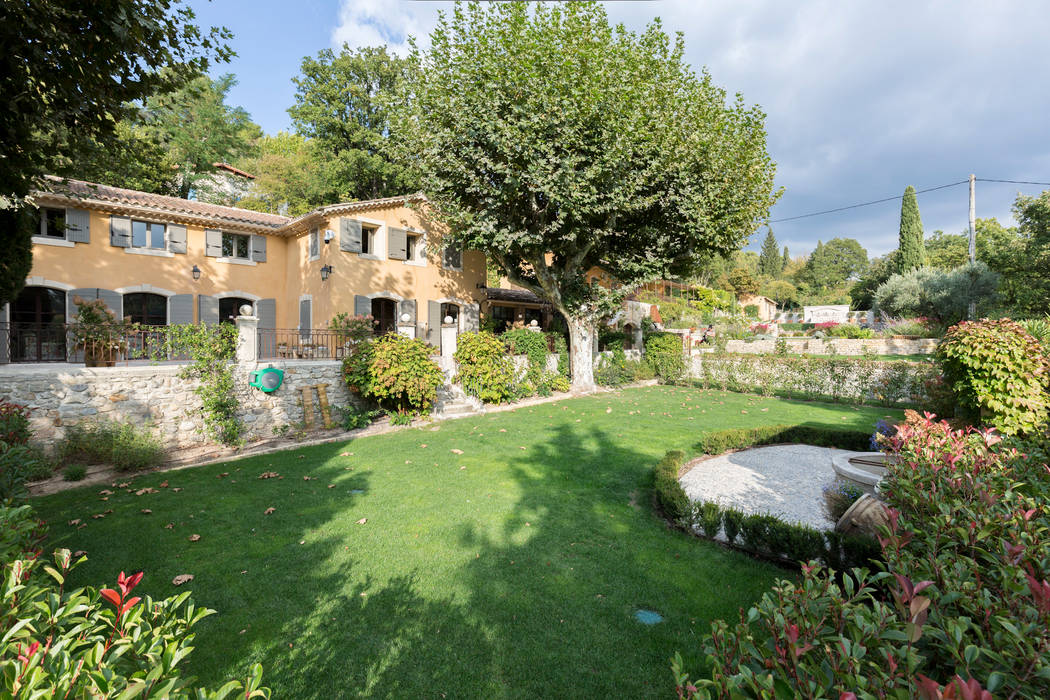 Villa Provençale, Pixiflat Pixiflat Classic style houses