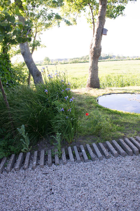 ​Cabin in the fields, Andredw van Egmond | designing garden and landscape Andredw van Egmond | designing garden and landscape 컨트리스타일 정원