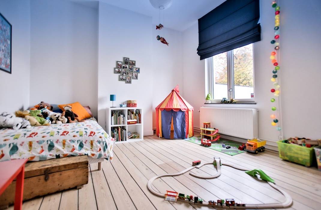 Renovación y ampliación de una casa unifamiliar en Bruselas, Isabel Gomez Interiors Isabel Gomez Interiors Kamar tidur anak