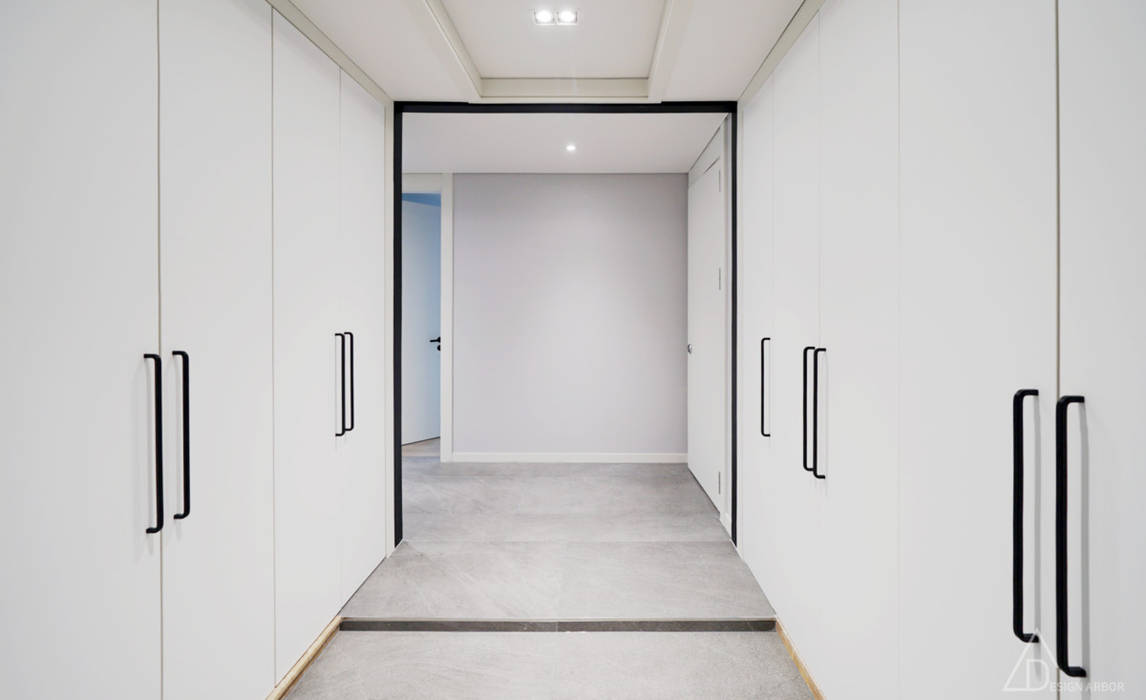 비오는 날이 잘 어울리는 차분한 그레이 인테리어, 디자인 아버 디자인 아버 Couloir, entrée, escaliers modernes