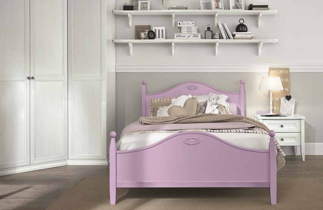 Cameretta romantica shabby chic Ac107, La cameretta + le matrimoniali La cameretta + le matrimoniali Classic style bedroom Beds & headboards