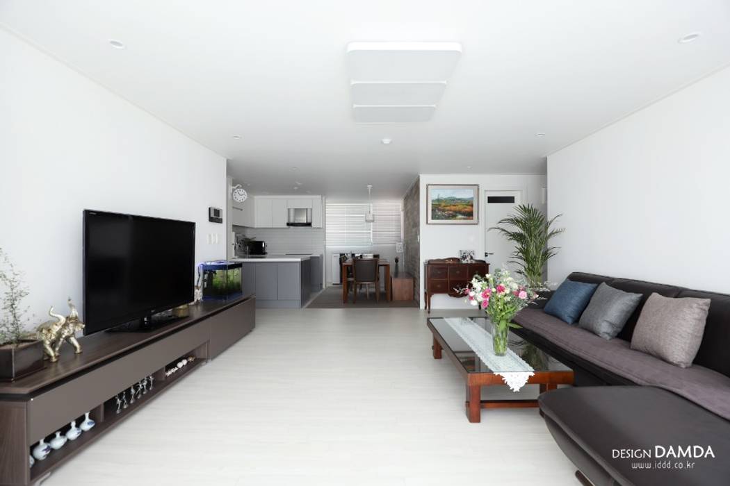 구미동 무지개 청구아파트, 디자인담다 디자인담다 Livings modernos: Ideas, imágenes y decoración