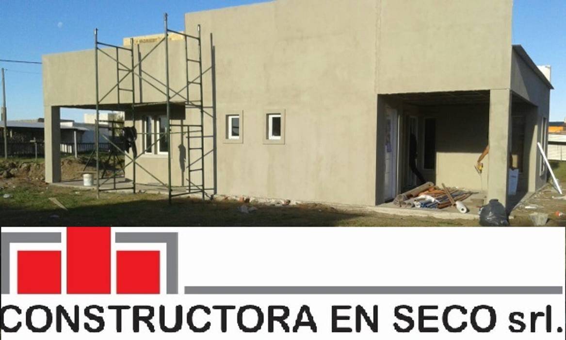 Vivienda moderna 110 m2 integramente en steel frame., Constructora en seco Carreras y asociados Srl. Constructora en seco Carreras y asociados Srl. Дома на одну семью Железо / Сталь