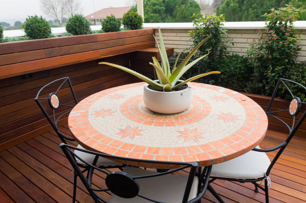 Proyecto de reforma de terraza en Madrid, La Patioteca La Patioteca Balcones y terrazas modernos Madera Acabado en madera