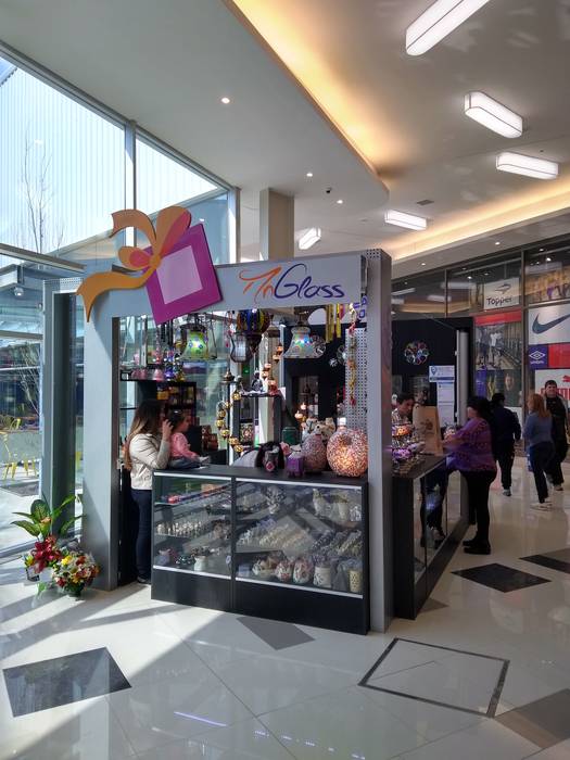 Arquitectura y diseño de espacios de promoción para shopping en Rosario, Faerman Stands y Asoc S.R.L. - Arquitectos - Rosario Faerman Stands y Asoc S.R.L. - Arquitectos - Rosario Commercial spaces Glass Shopping Centres