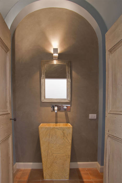 Casale T, GIAN MARCO CANNAVICCI ARCHITETTO GIAN MARCO CANNAVICCI ARCHITETTO Rustic style corridor, hallway & stairs