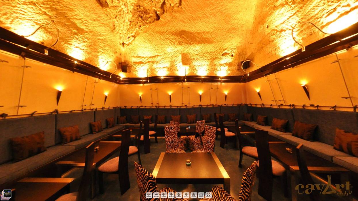 Exklusive Beleuchtung für ein Disco Club Restaurant in Mallorca, Moreno Licht mit Effekt - Lichtplaner Moreno Licht mit Effekt - Lichtplaner Ruang Komersial Batu Bar & Klub