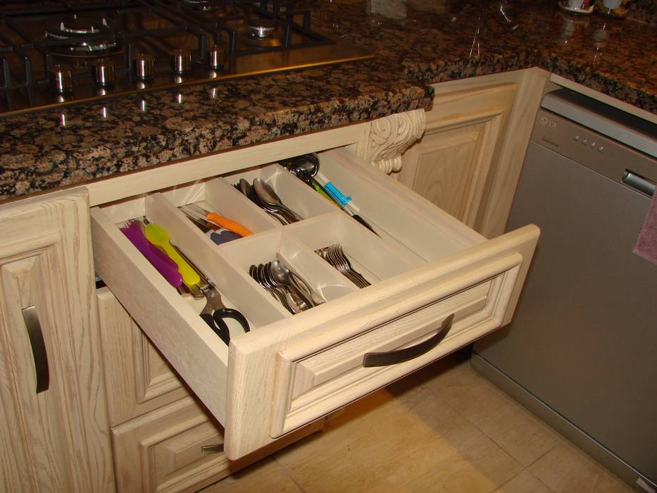 Kitchens, m furniture - moshir abdallah m furniture - moshir abdallah Kitchen Wood Wood effect Kitchen utensils