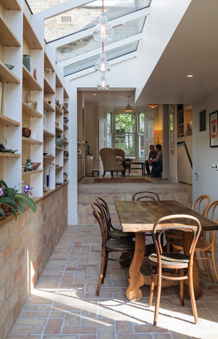 Gallery House, Neil Dusheiko Architects Neil Dusheiko Architects Modern dining room