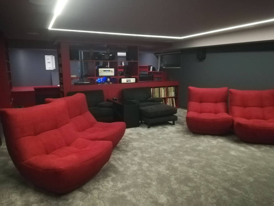 THE FRENCH CONNECTION, Projection Dreams / CUSTOM CINEMA 360 LDA Projection Dreams / CUSTOM CINEMA 360 LDA Elektronica Hout Hout