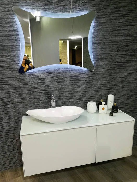 MIX 10 Edmo S.r.l. Bagno minimalista Bagno di servizio