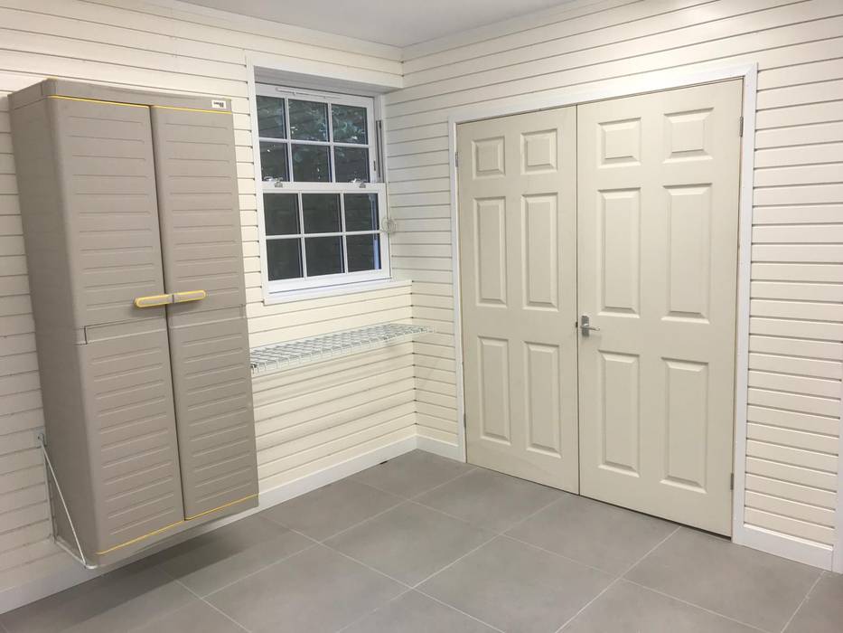 New Build Garage in Surrey transforms with help from Garageflex Garageflex Garasi ganda garage transformatio,garageflex,garage,storage,built-in storage,built-in,fitted,fitted storage,garage space,garage ideas