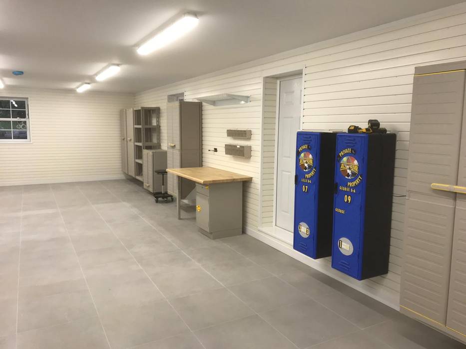 New Build Garage in Surrey transforms with help from Garageflex Garageflex كراج يتسع لسيارتين garageflex,storage,built-in storage,garage,fitted garage