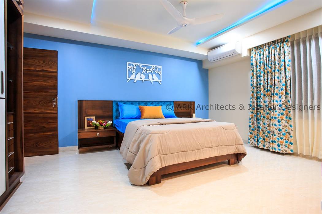 Flat at VIP Road, Visakhapatanam, ARK Architects & Interior Designers ARK Architects & Interior Designers غرف نوم صغيرة