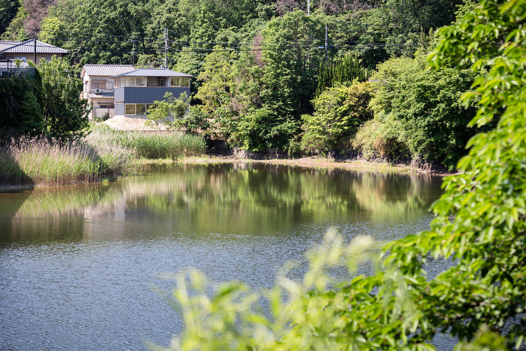 蛙股池の家, 小松一平建築設計事務所 小松一平建築設計事務所 一戸建て住宅 金属