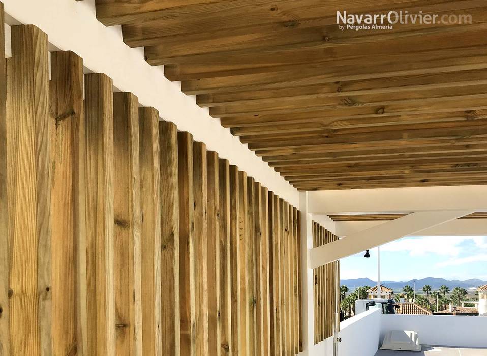 Pérgola minimalista de madera NavarrOlivier Balcones y terrazas de estilo minimalista Madera Acabado en madera entramado,carpinteria,arquitectura,jardin,pergola